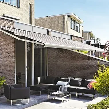 Houd je huis koel en stijlvol: Ontdek de nieuwste trends in buitenzonwering Houd je huis koel en stijlvol: Ontdek de nieuwste trends in buitenzonwering