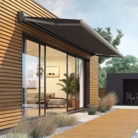 Meer schaduw in je tuin of terras? Zo kies je de juiste zonwering. Meer schaduw in je tuin of terras? Zo kies je de juiste zonwering.