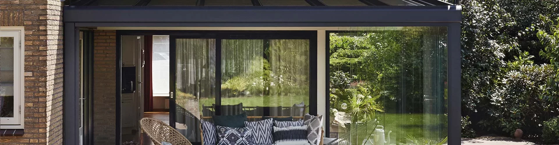 773-buitenzonwering_overkapping-header.webp 773-buitenzonwering_overkapping-header.webp